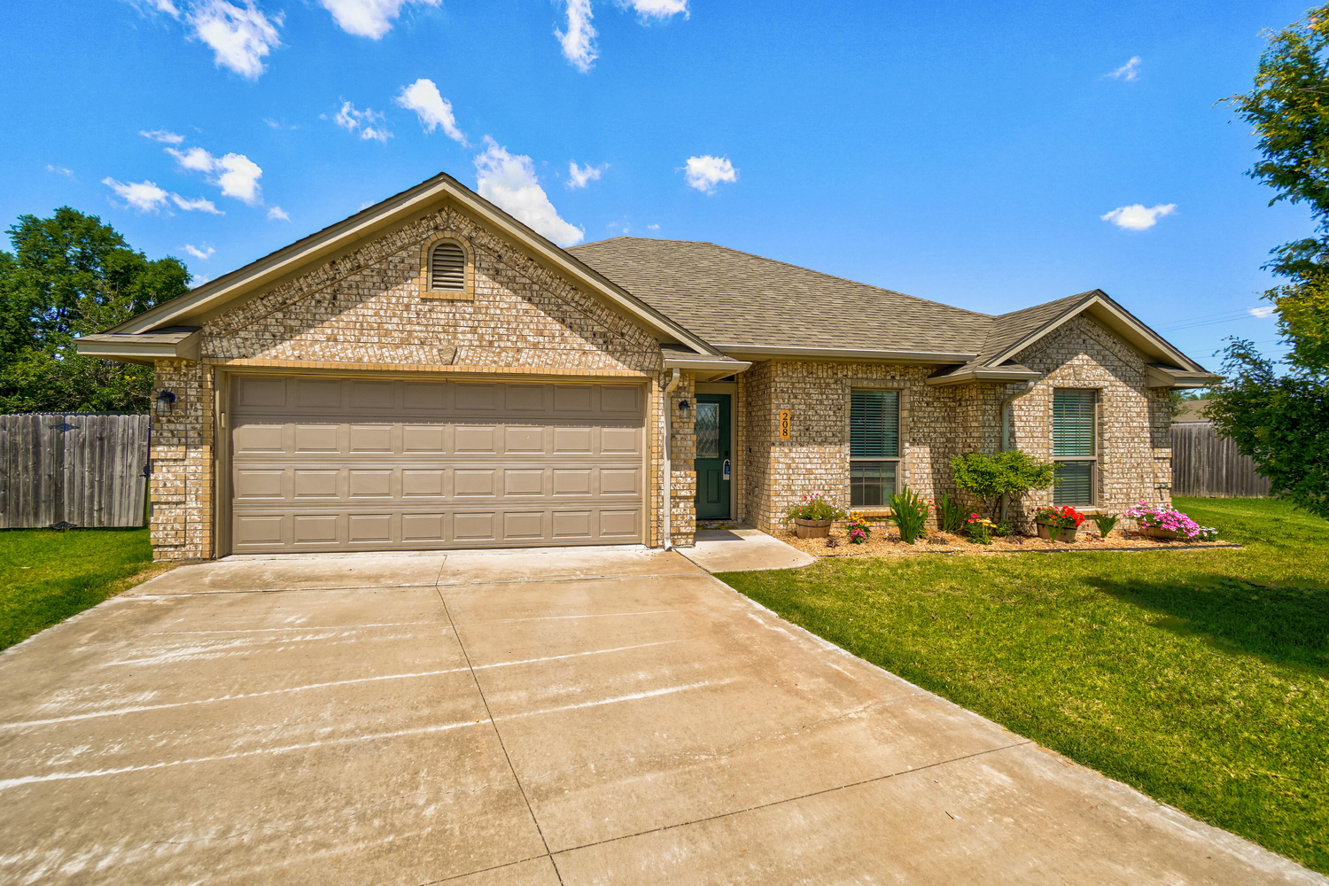 208 Northwest Jordan Way Cache, Oklahoma 73527 Nested Tours